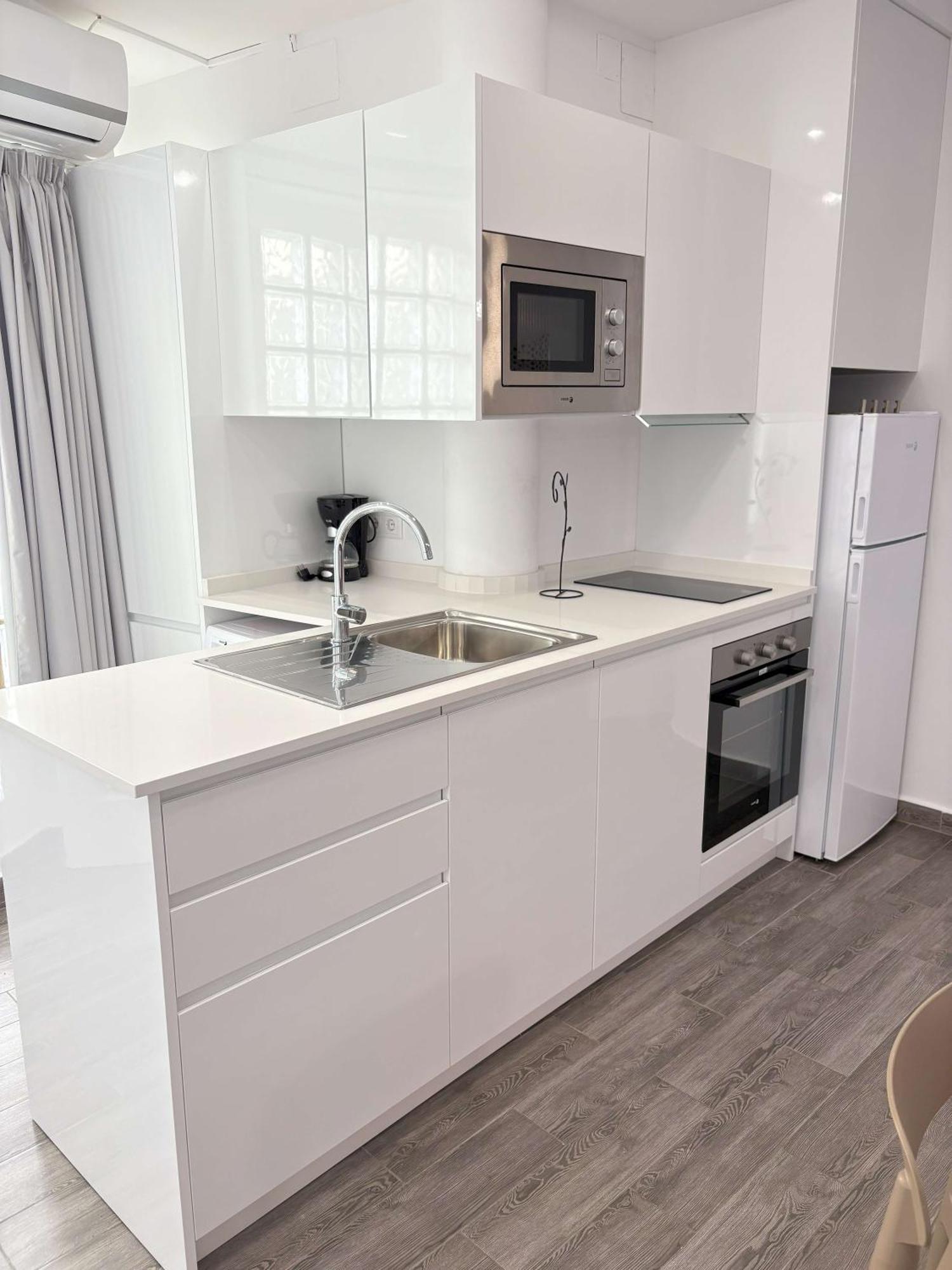 Apartamentos Carmela Benidorm Luaran gambar